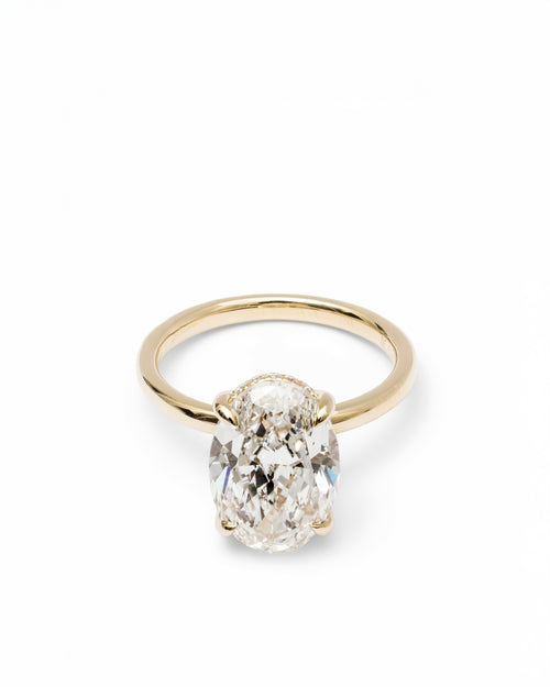 Aurora Oval Solitaire Ring Ring Lab-Grown Diamond in 14K Gold