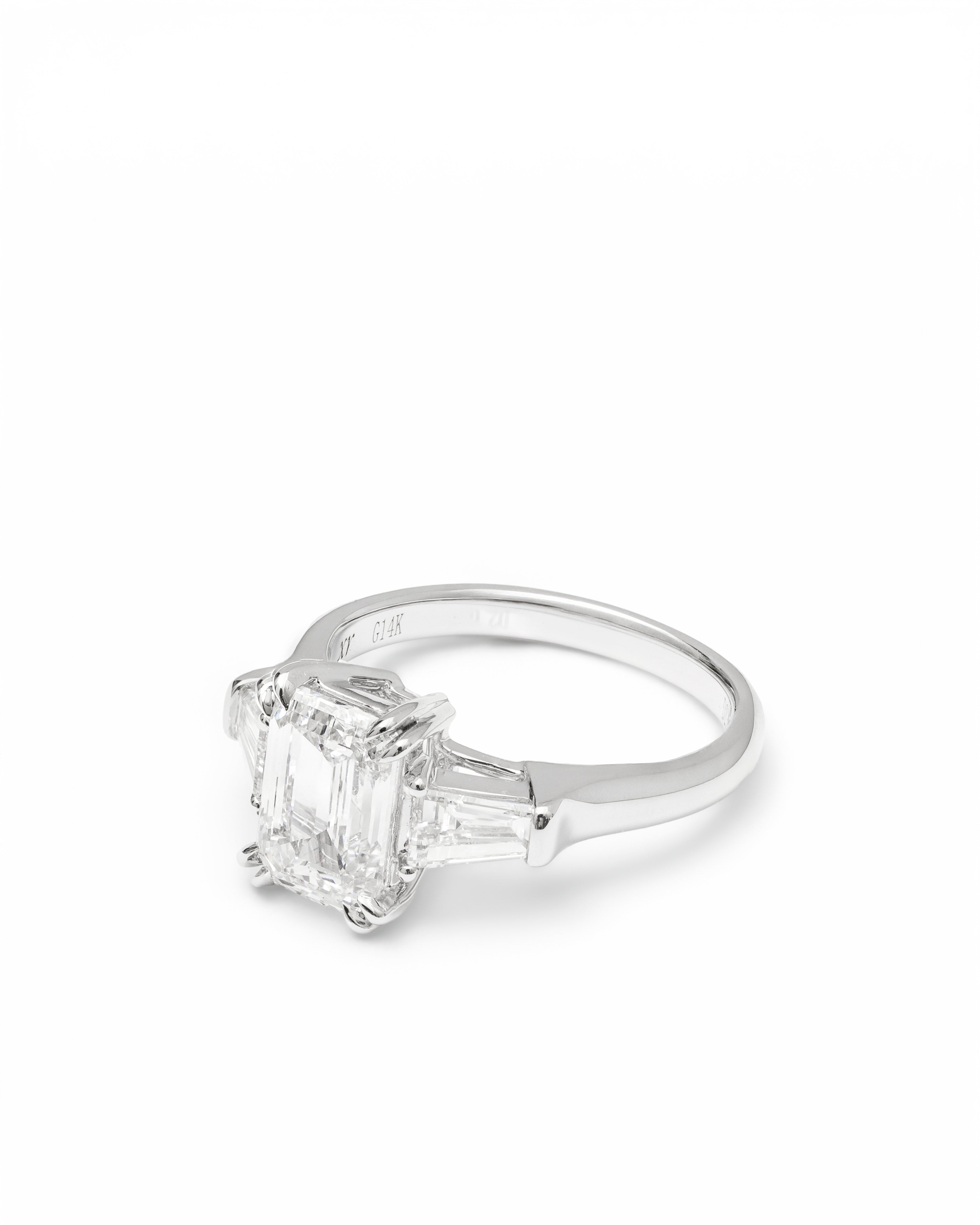 Emerald-Cut Trilogy Ring Lab-Grown Diamond in 14K Gold